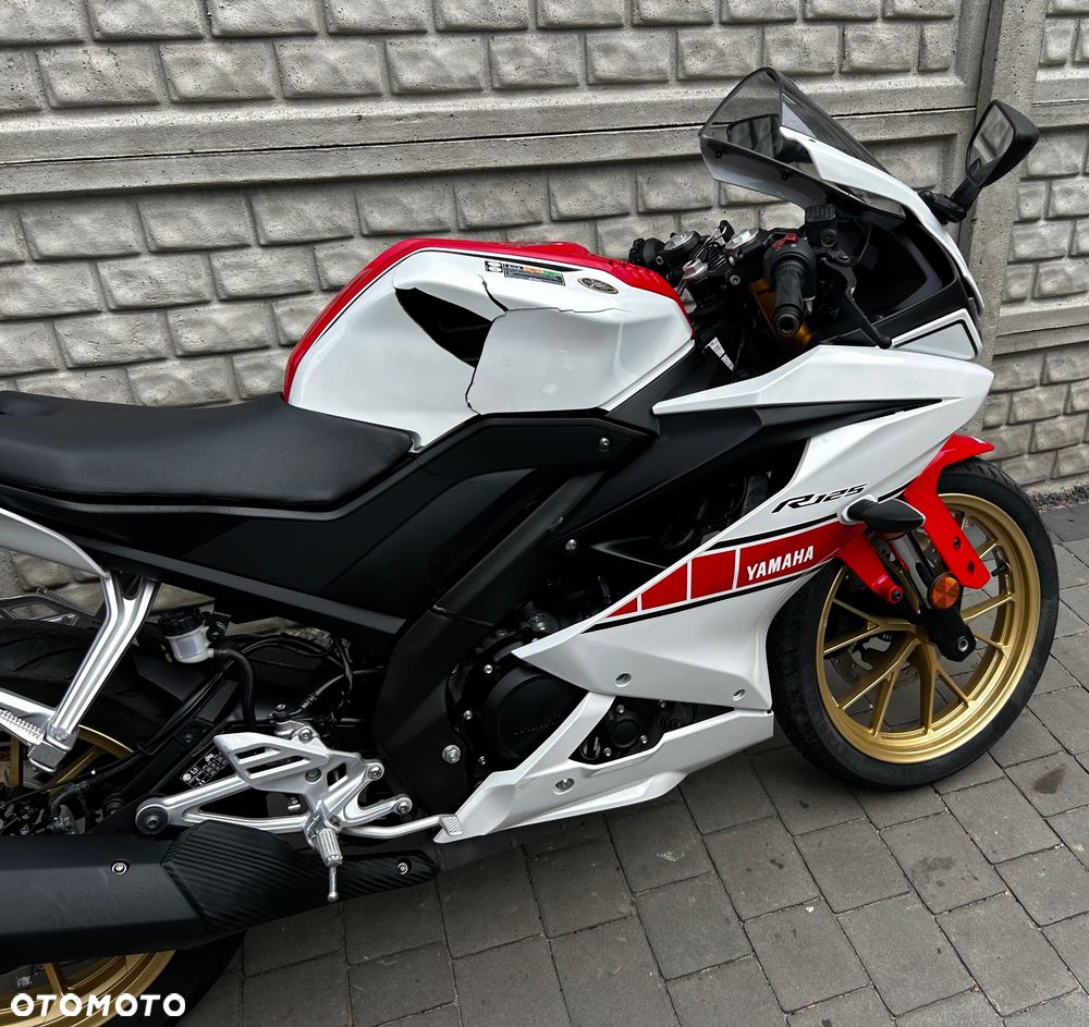 Yamaha YZF - 4
