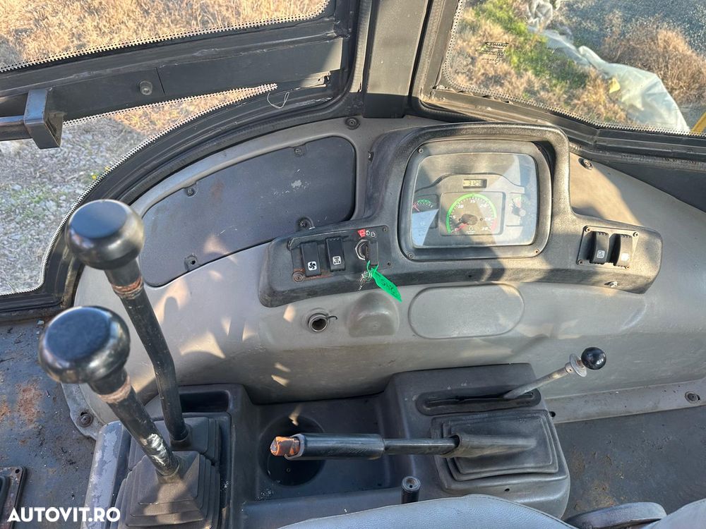 New Holland B80B - 11