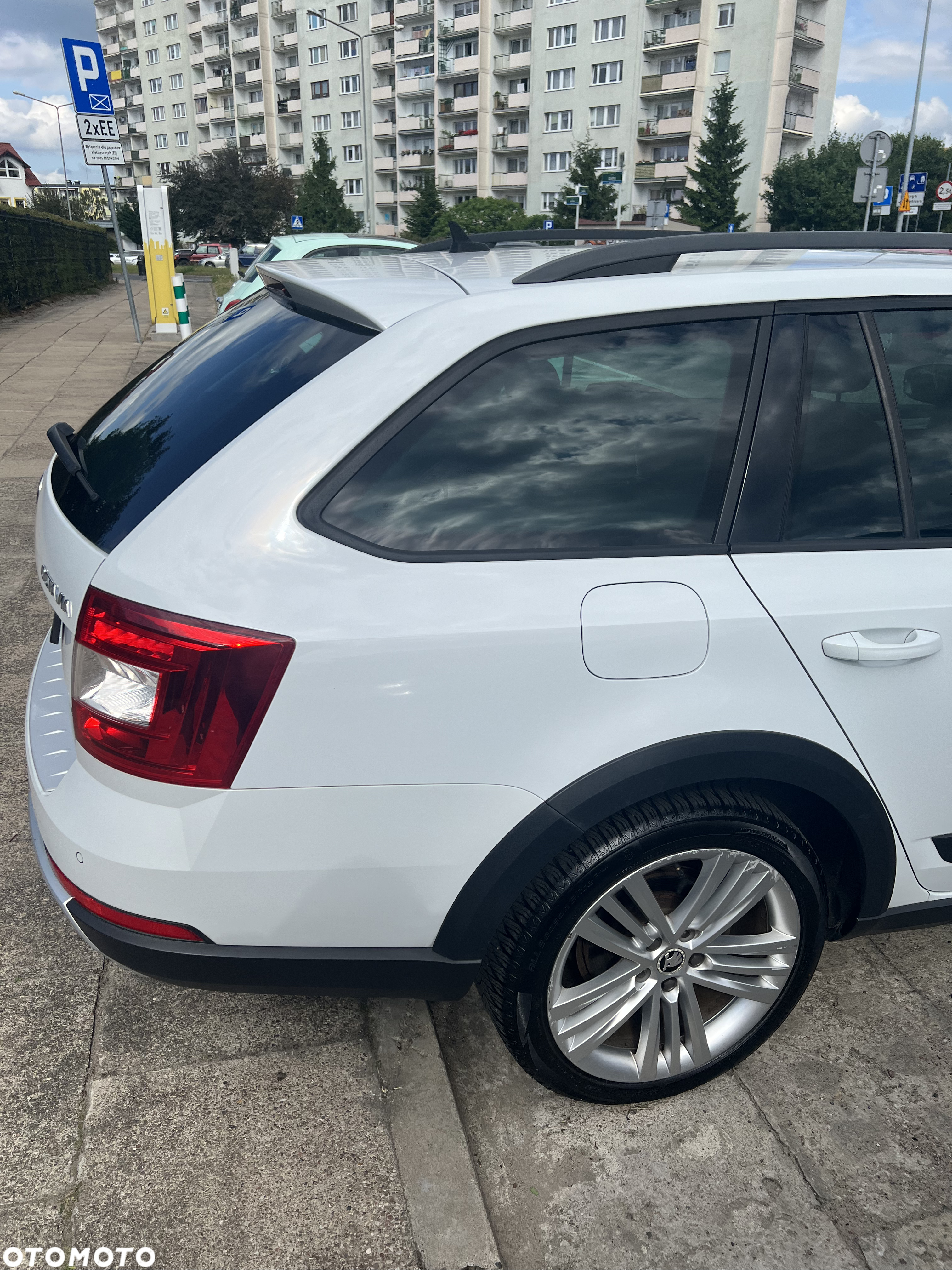 Skoda Octavia Scout 2.0 TDI 4x4 DSG - 10