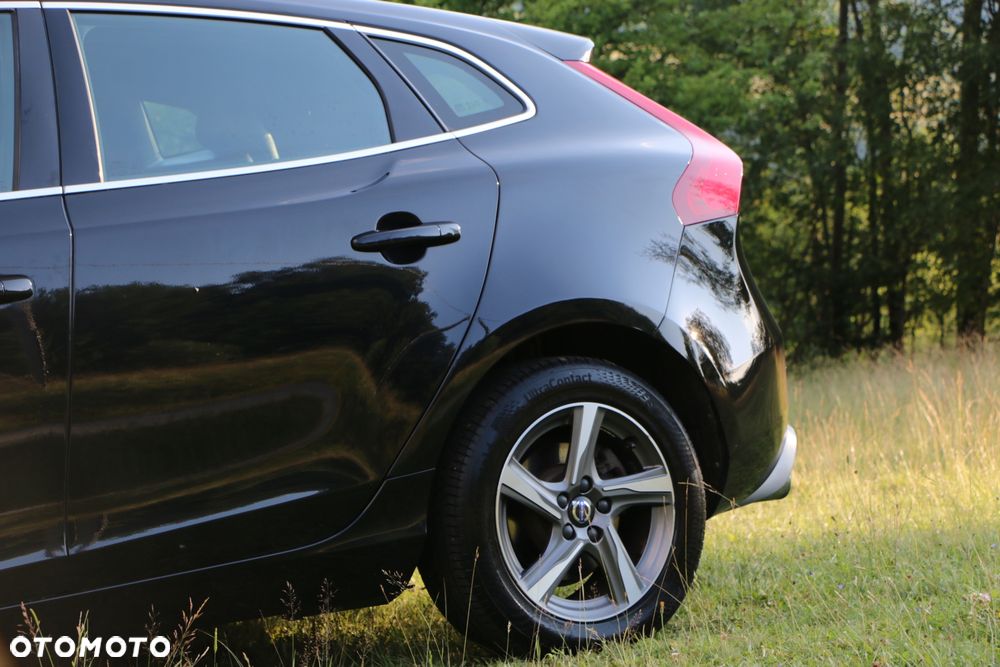 Volvo V40 D4 Drive-E R-Design Momentum - 13
