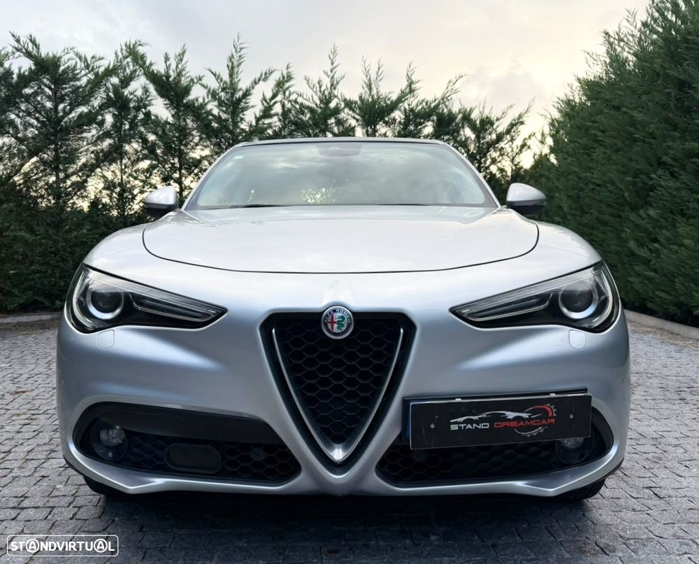 Alfa Romeo Stelvio - 2
