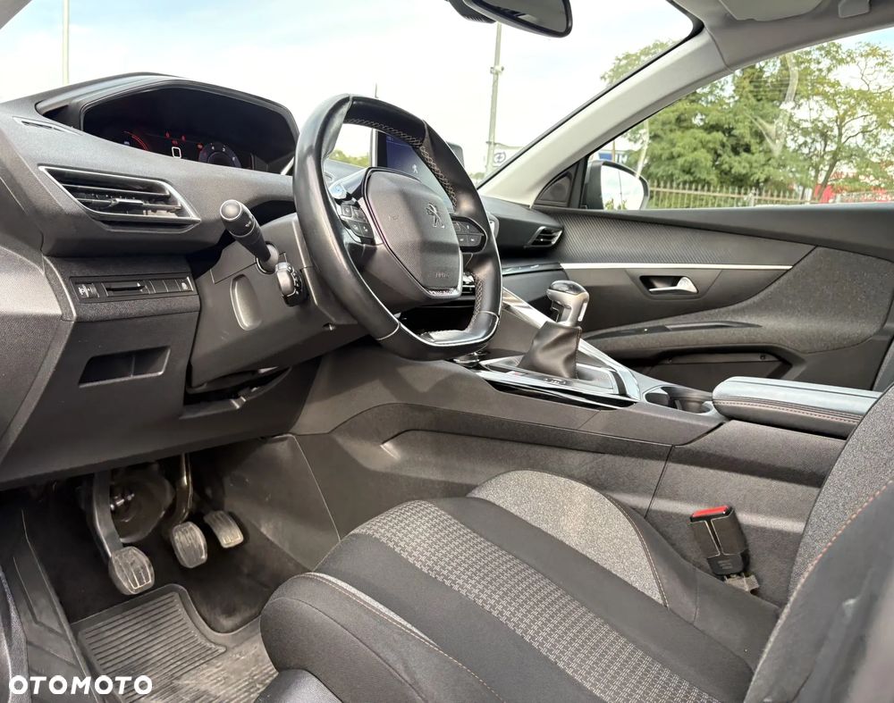 Peugeot 5008 1.5 BlueHDi Allure S&S - 11