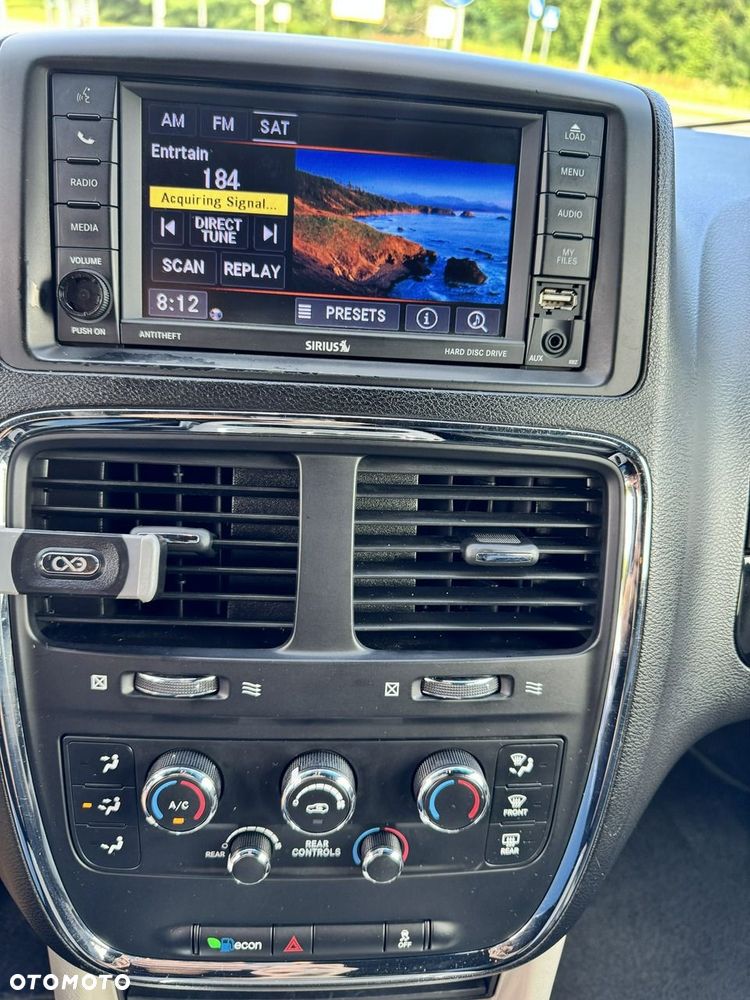Dodge Grand Caravan - 24