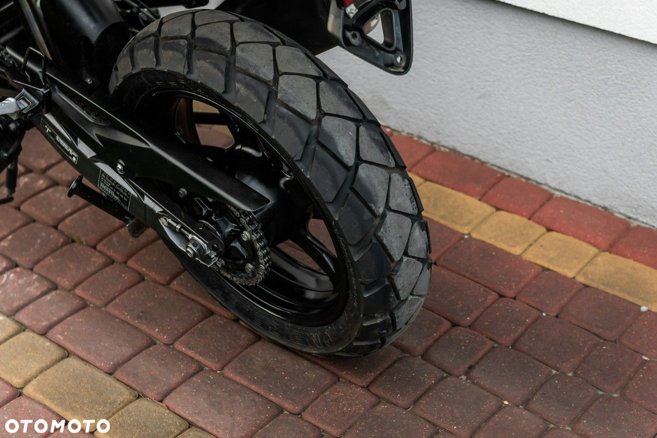 BMW G - 8