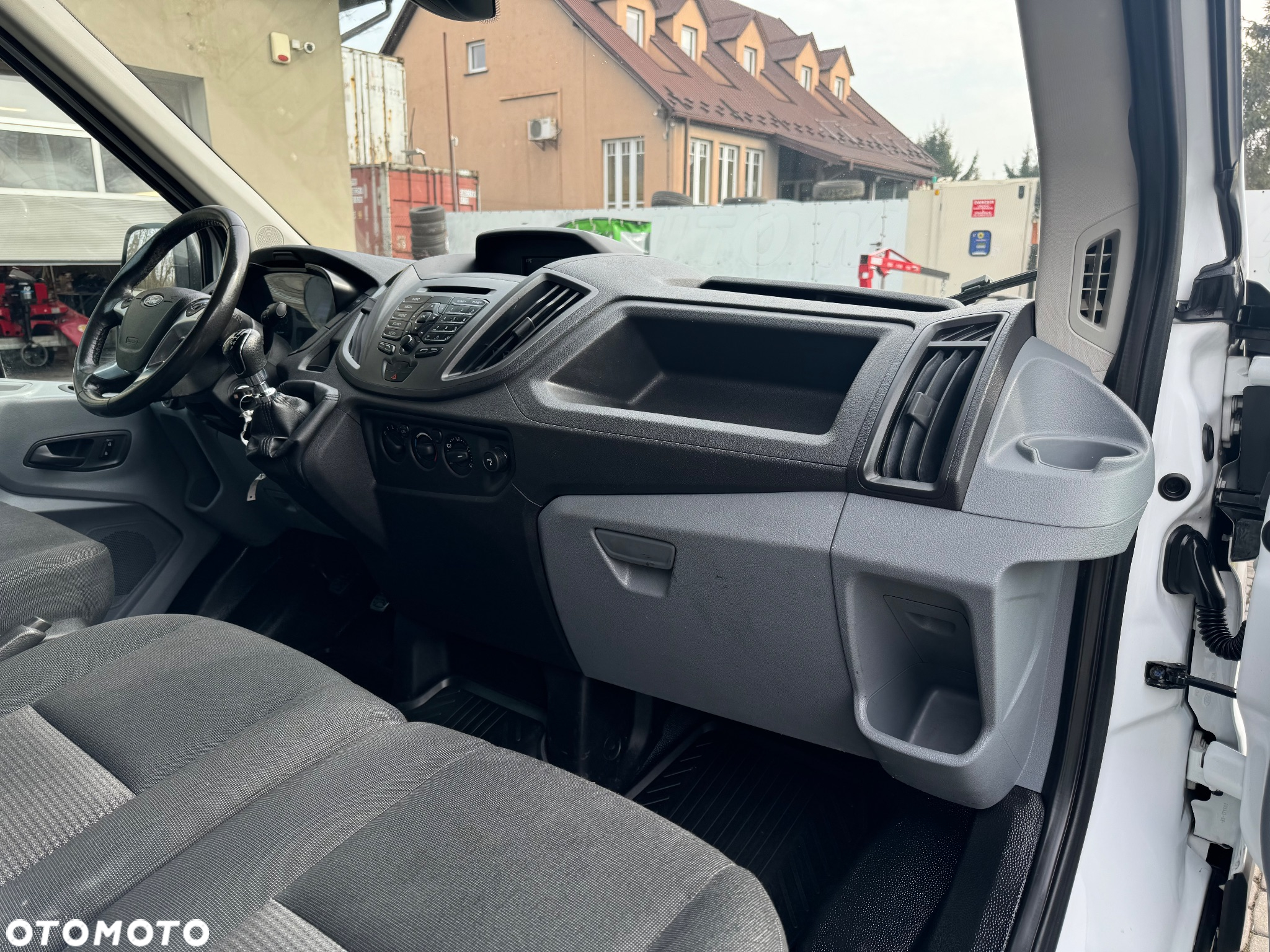 Ford Transit - 25
