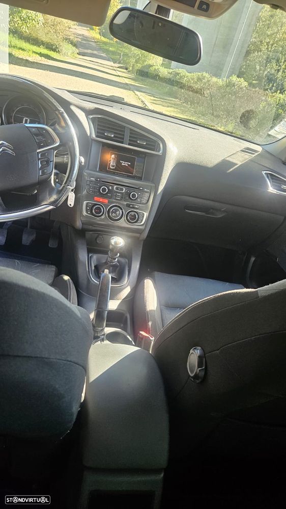 Citroën C4 HDi 110 Exclusive - 8