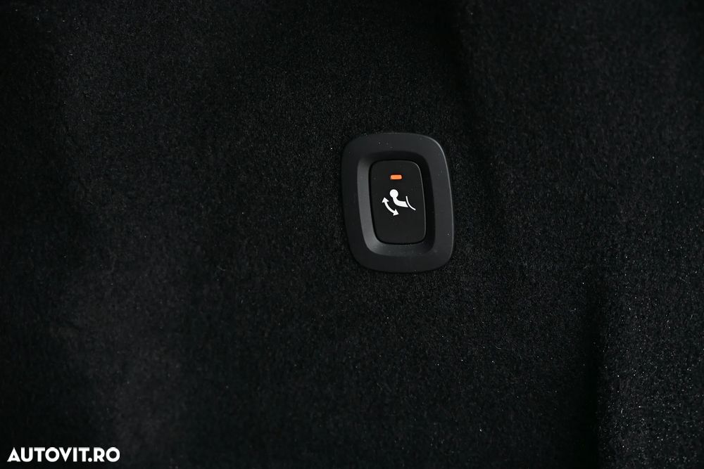 Volvo XC 60 D5 AWD R-Design - 38