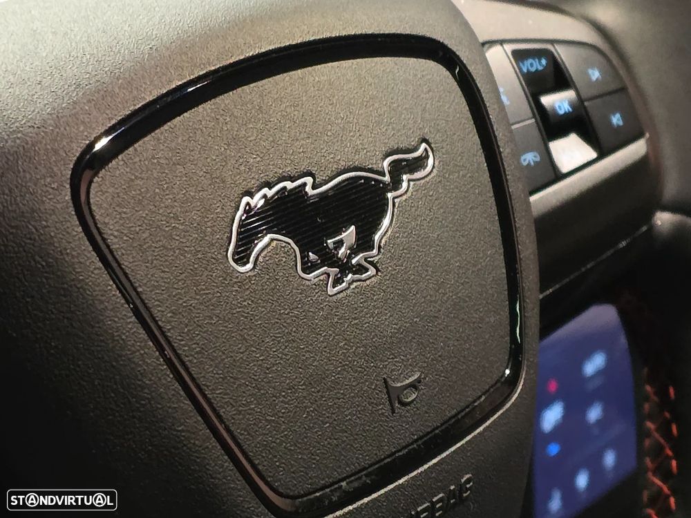 Ford Mustang Mach-E AWD PREMIUM - 24