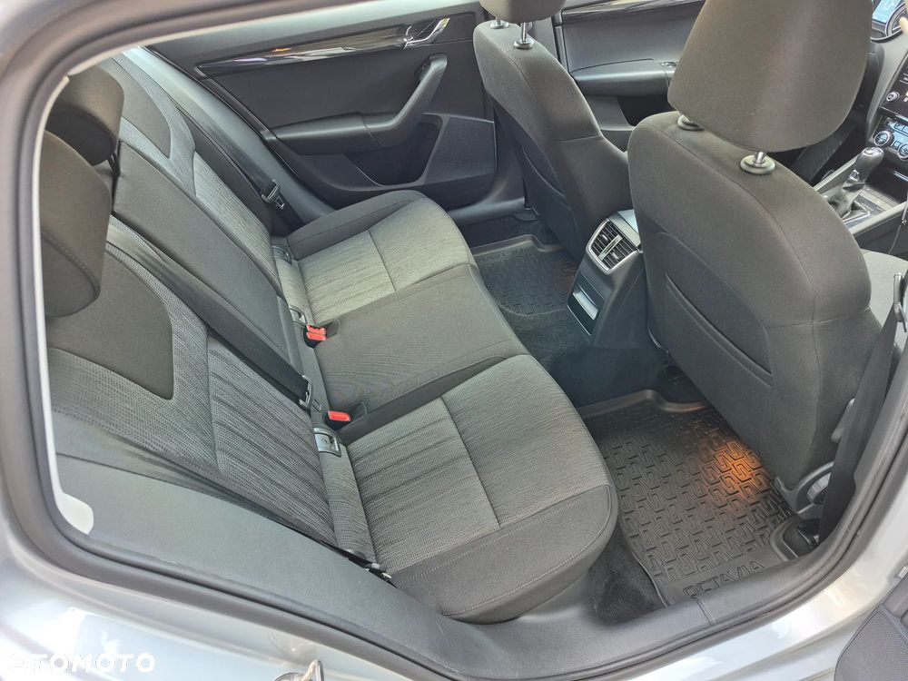 Skoda Octavia 2.0 TDI SCR Style DSG - 10