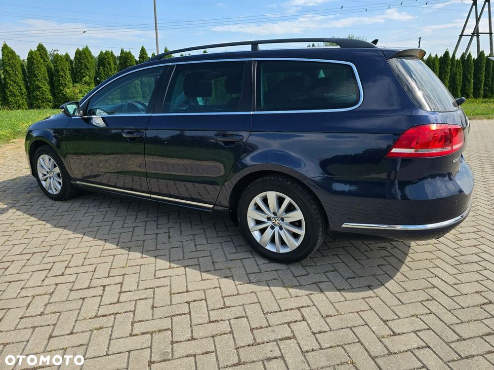 Volkswagen Passat - 12
