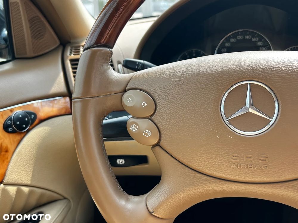 Mercedes-Benz Klasa E 320 CDI Elegance - 23