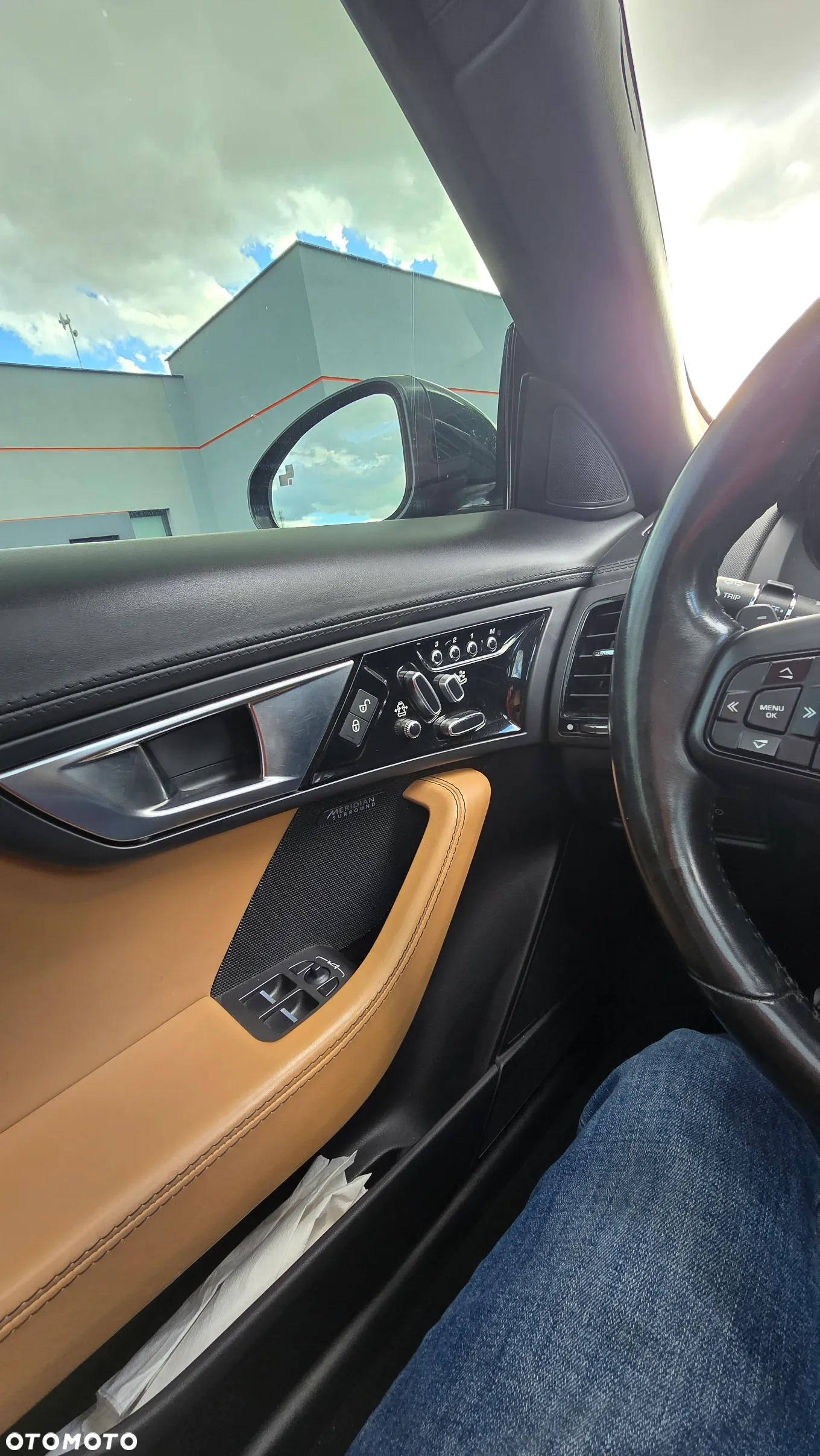 Jaguar F-Type - 11