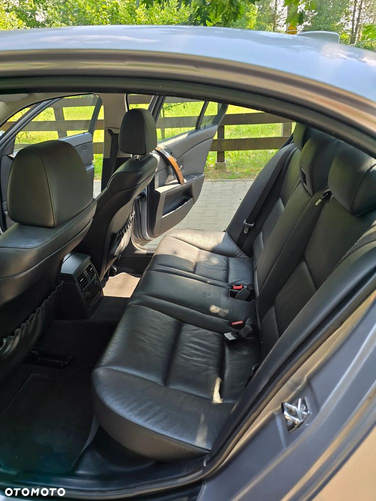 BMW Seria 5 525i - 26