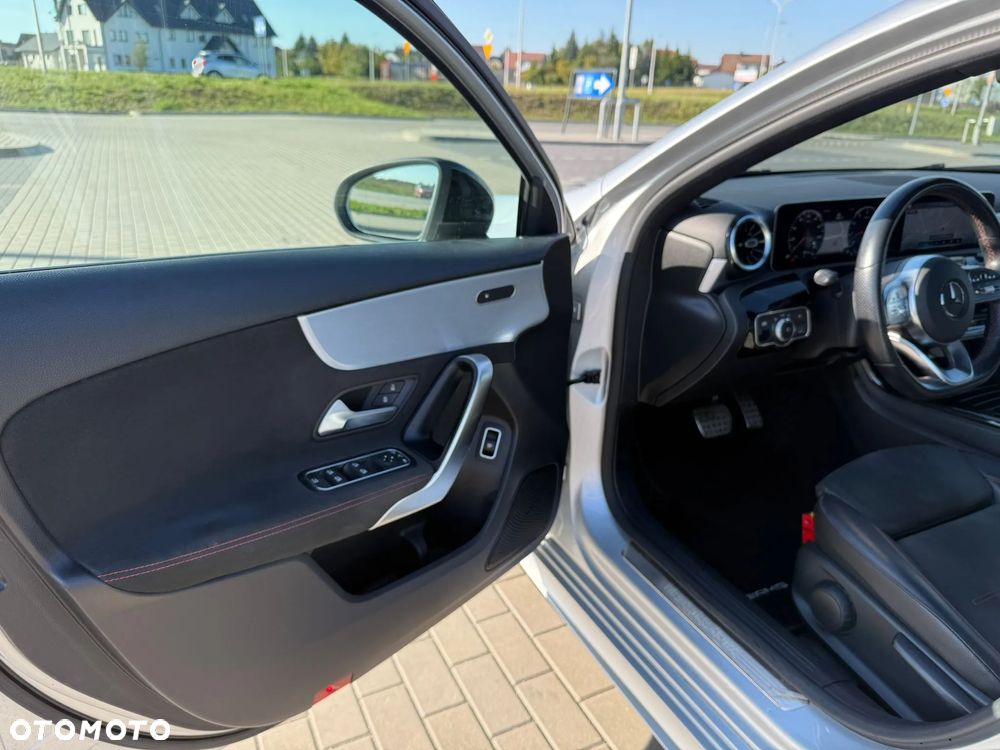 Mercedes-Benz Klasa A 220 4-Matic AMG Line 7G-DCT - 9