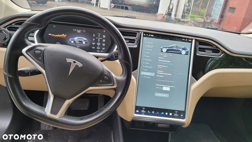 Tesla Model S 85 - 9