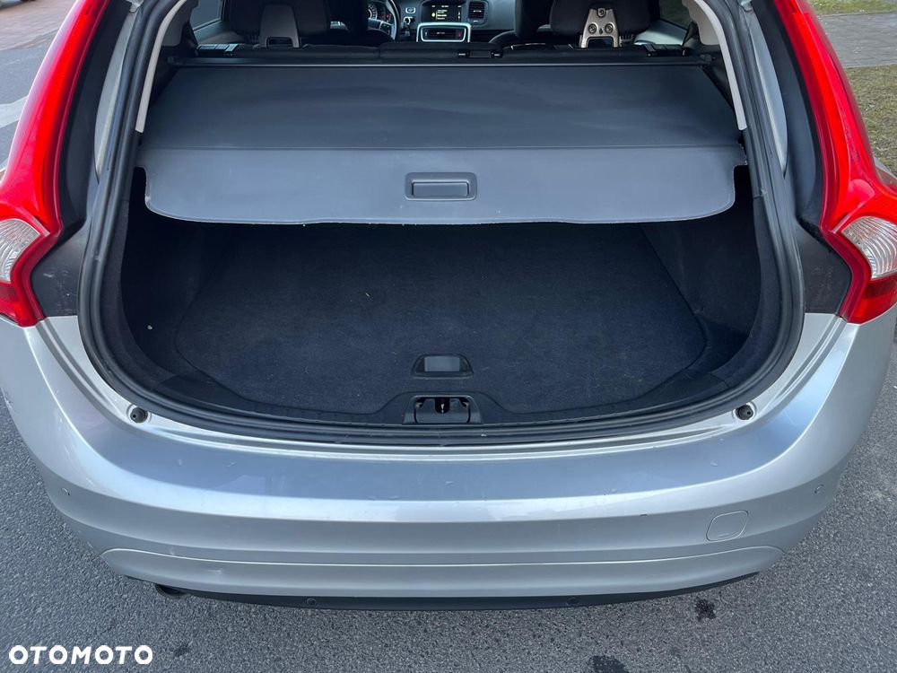 Volvo V60 D3 Geartronic Momentum - 9