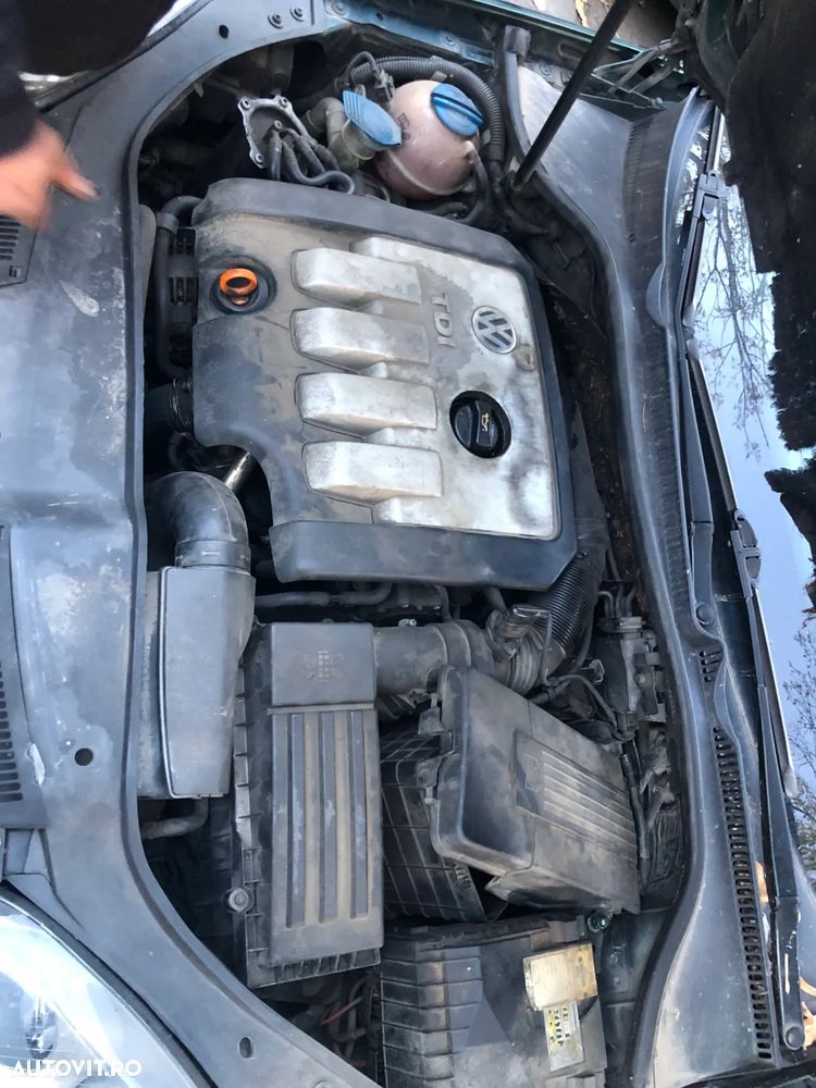 Dezmembrez VW Volkswagen Golf 5 verde 2007 BKD - 4