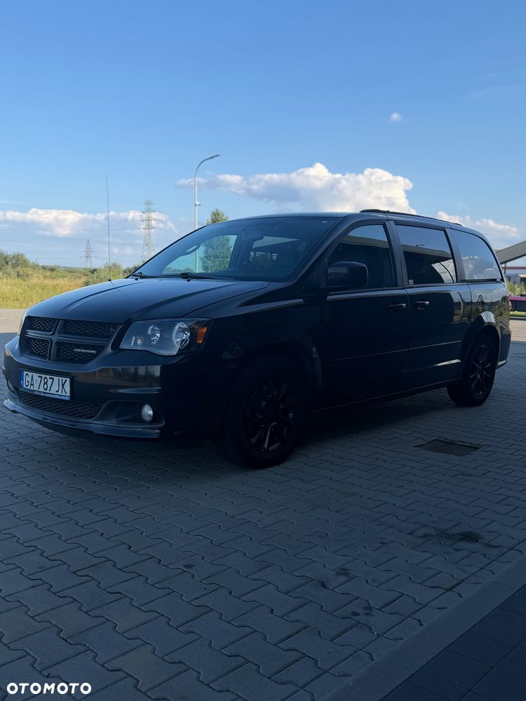 Dodge Grand Caravan - 2
