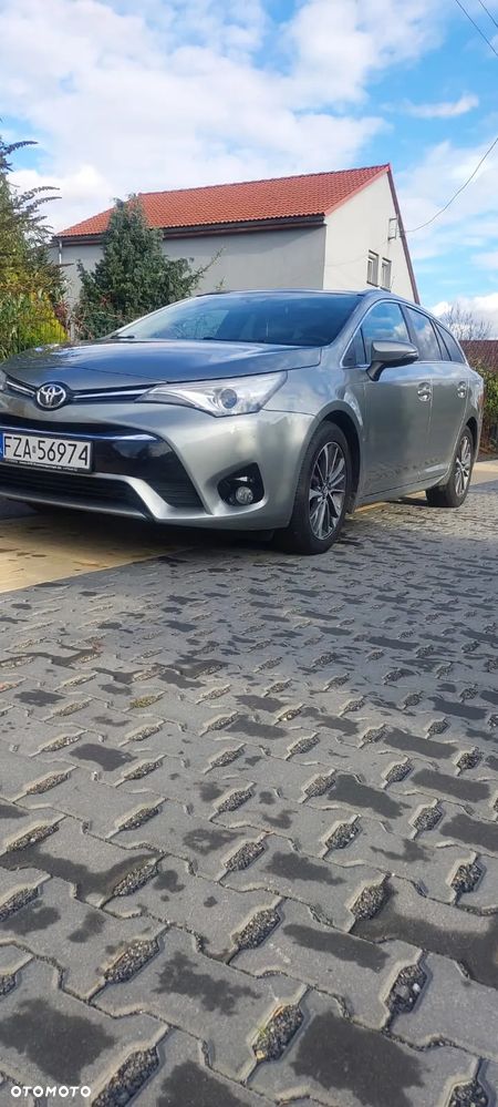 Toyota Avensis - 1