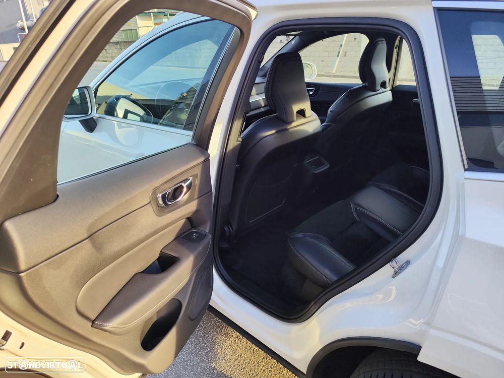 Volvo XC 60 2.0 D4 R-Design Geartronic - 9