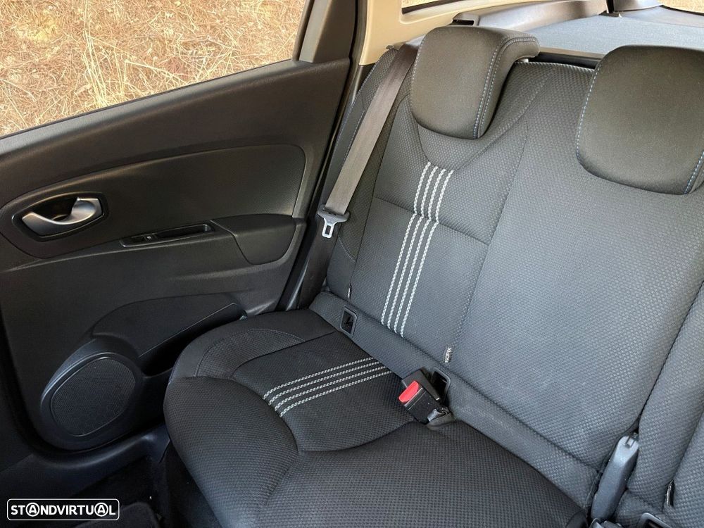 Renault Clio Sport Tourer 0.9 TCE GT Line - 42