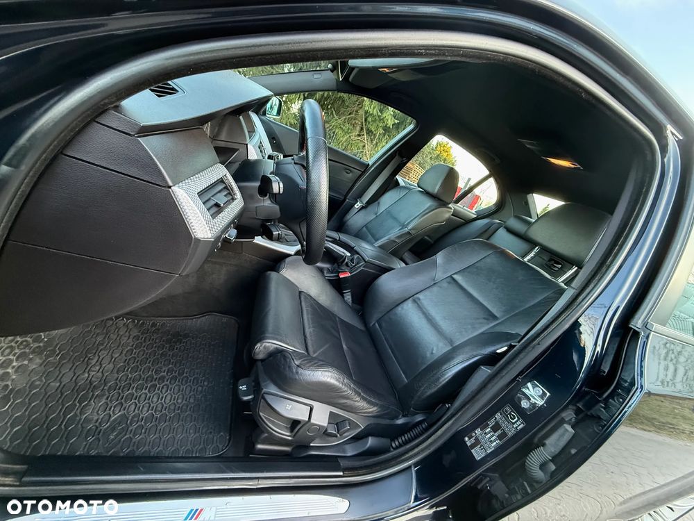 BMW Seria 5 525i - 11