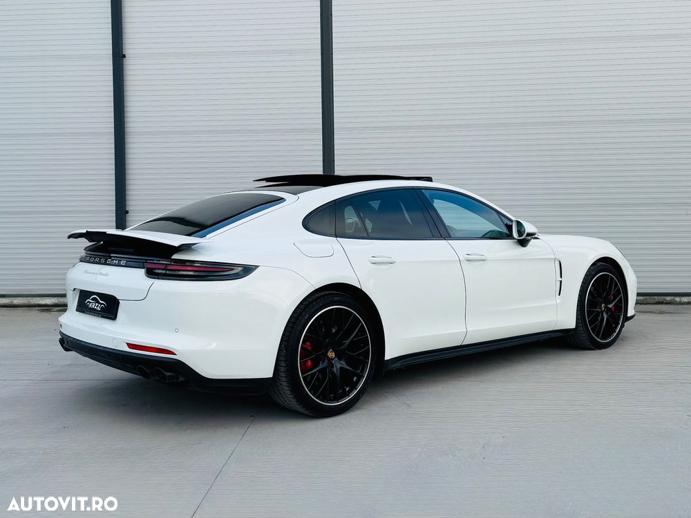 Porsche Panamera Turbo Executive - 12