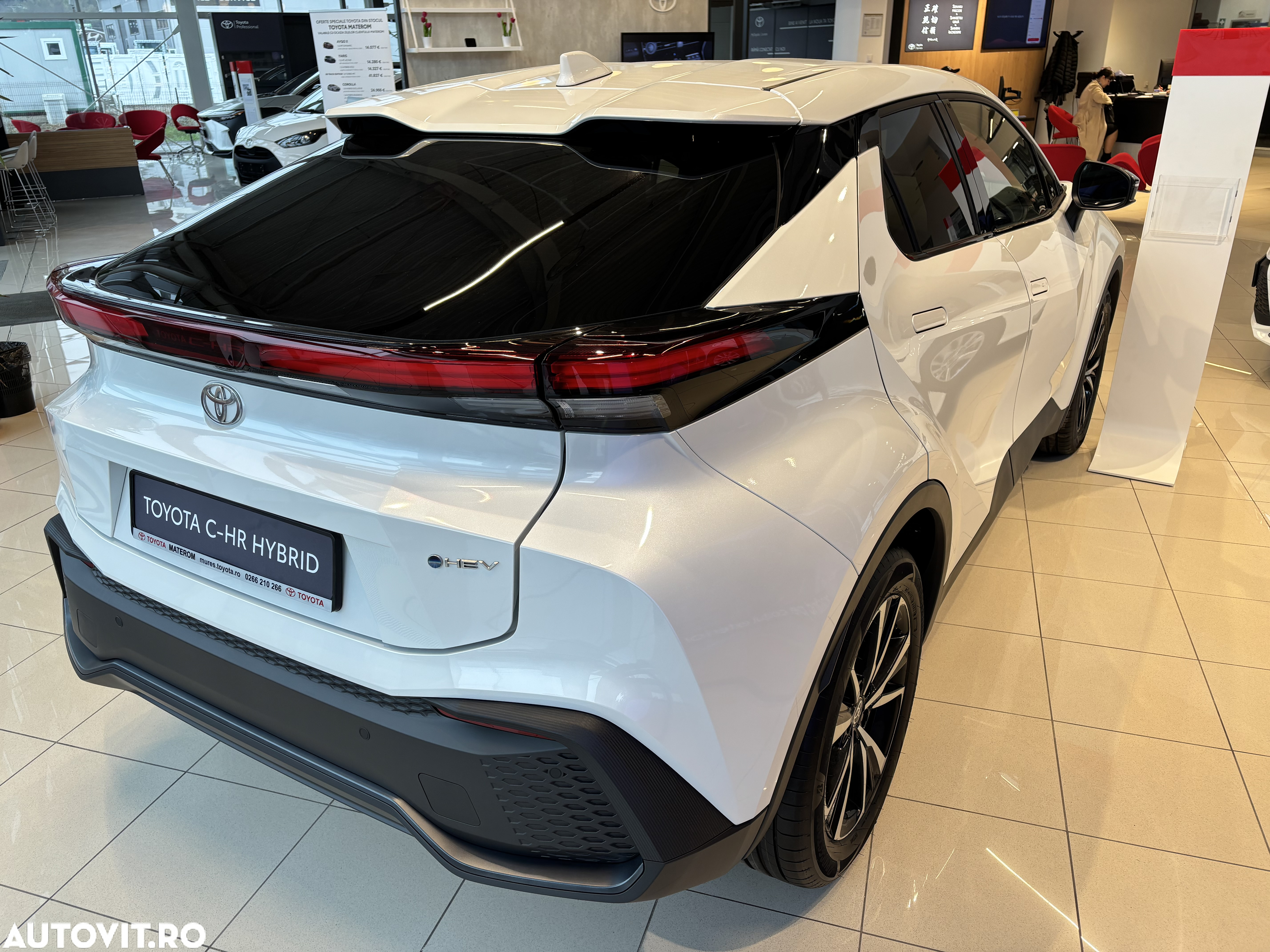 Toyota C-HR - 11