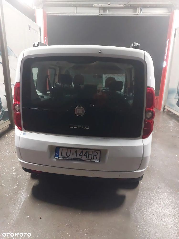 Fiat Doblo 2.0 16V Multijet Emotion - 11