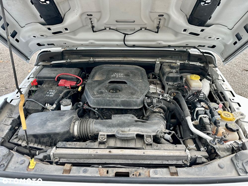 Jeep Wrangler Unlimited GME 2.0 Turbo Sahara - 27