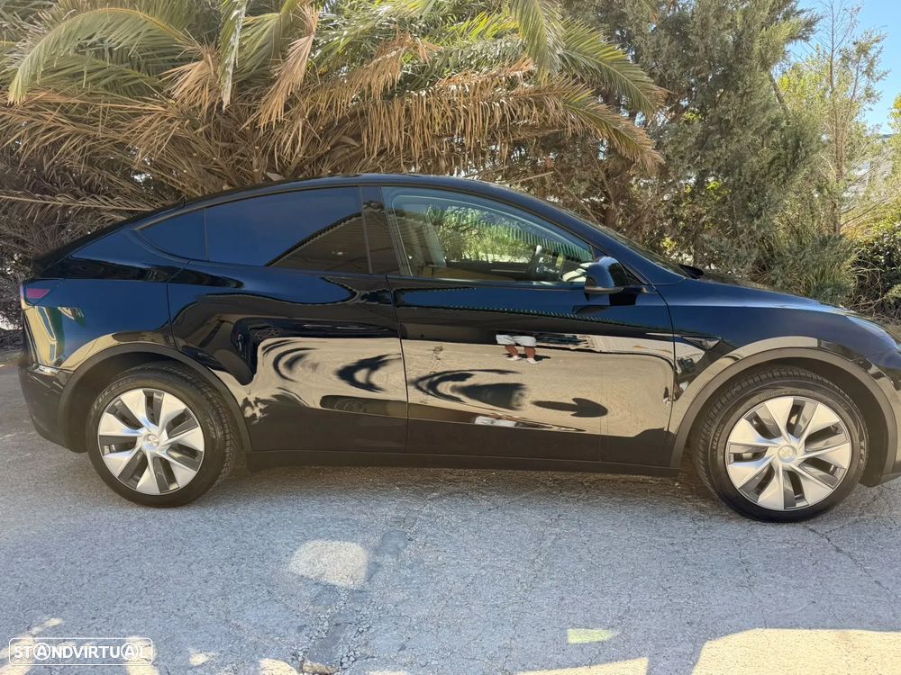 Tesla Model Y 2023 photo 4