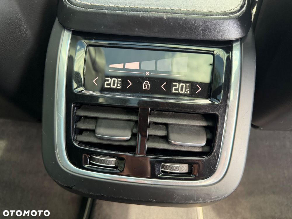 Volvo XC 90 D5 AWD Geartronic RDesign - 16