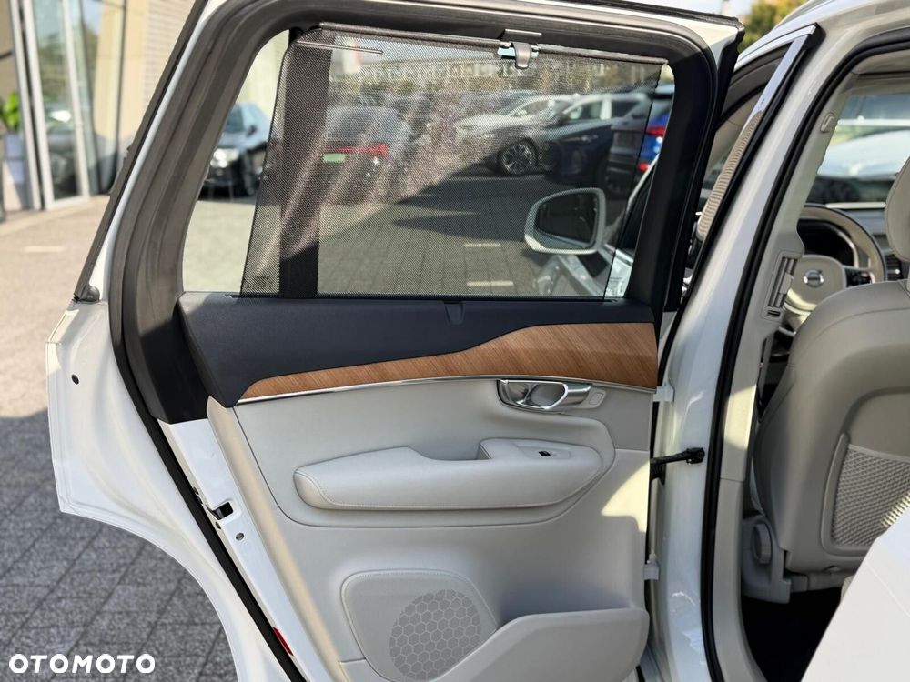 Volvo XC 90 B5 D AWD Plus Bright - 19