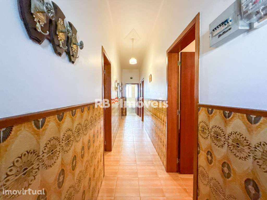 Moradia térrea T3 situada no Entroncamento - Grande imagem: 2/39