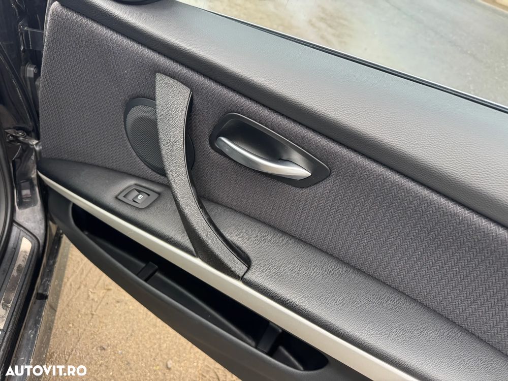 BMW Seria 3 320i - 18