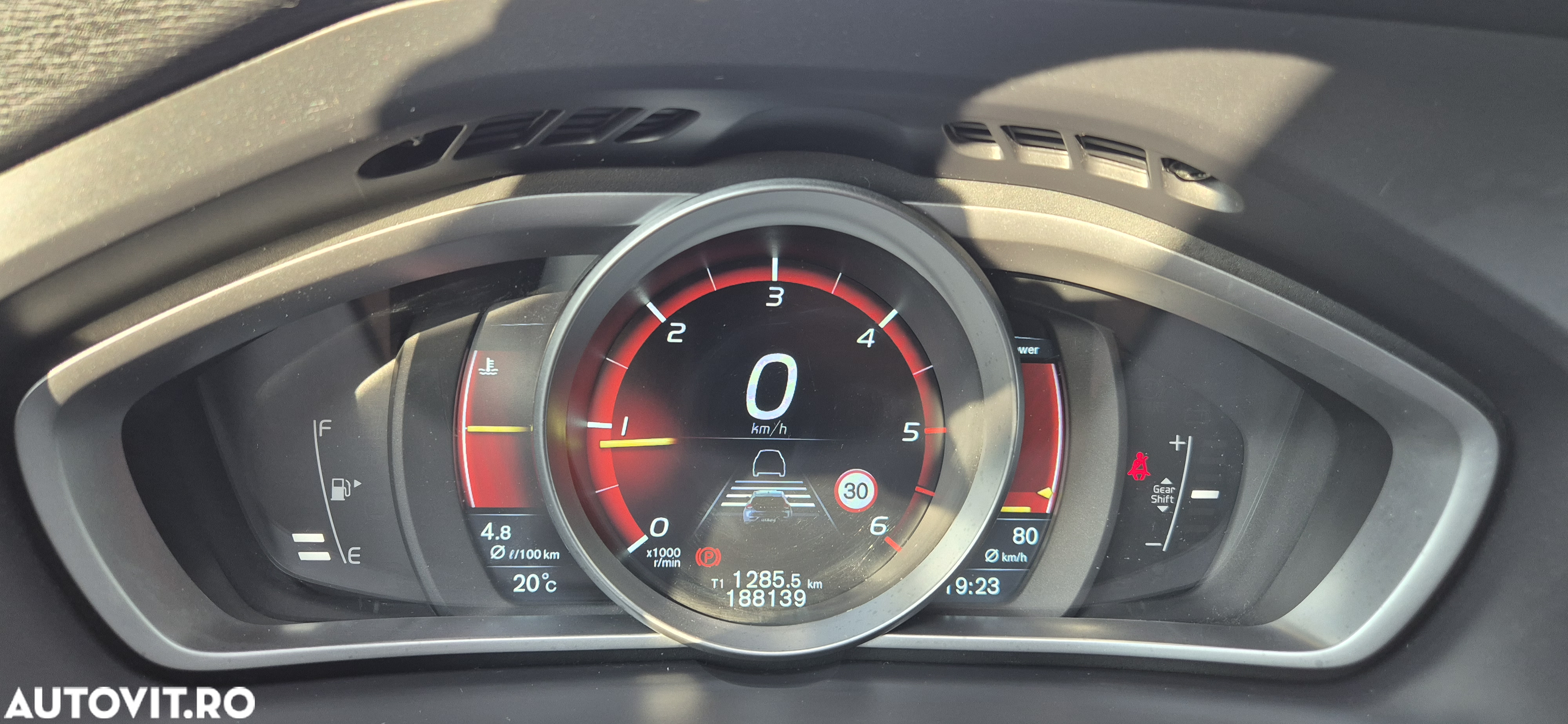 Volvo V40 D2 94g Kinetic - 27