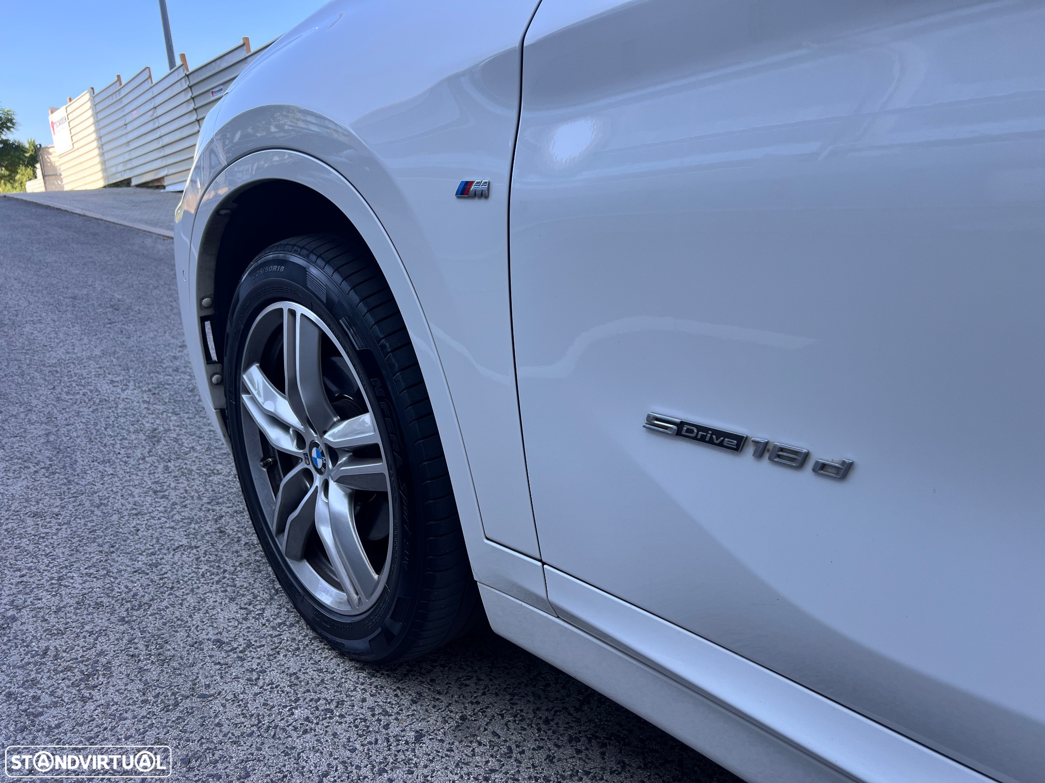 BMW X1 18 d sDrive Auto Pack M - 9