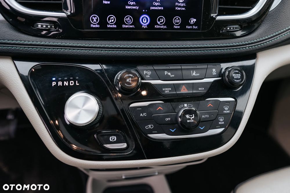 Chrysler Pacifica - 25