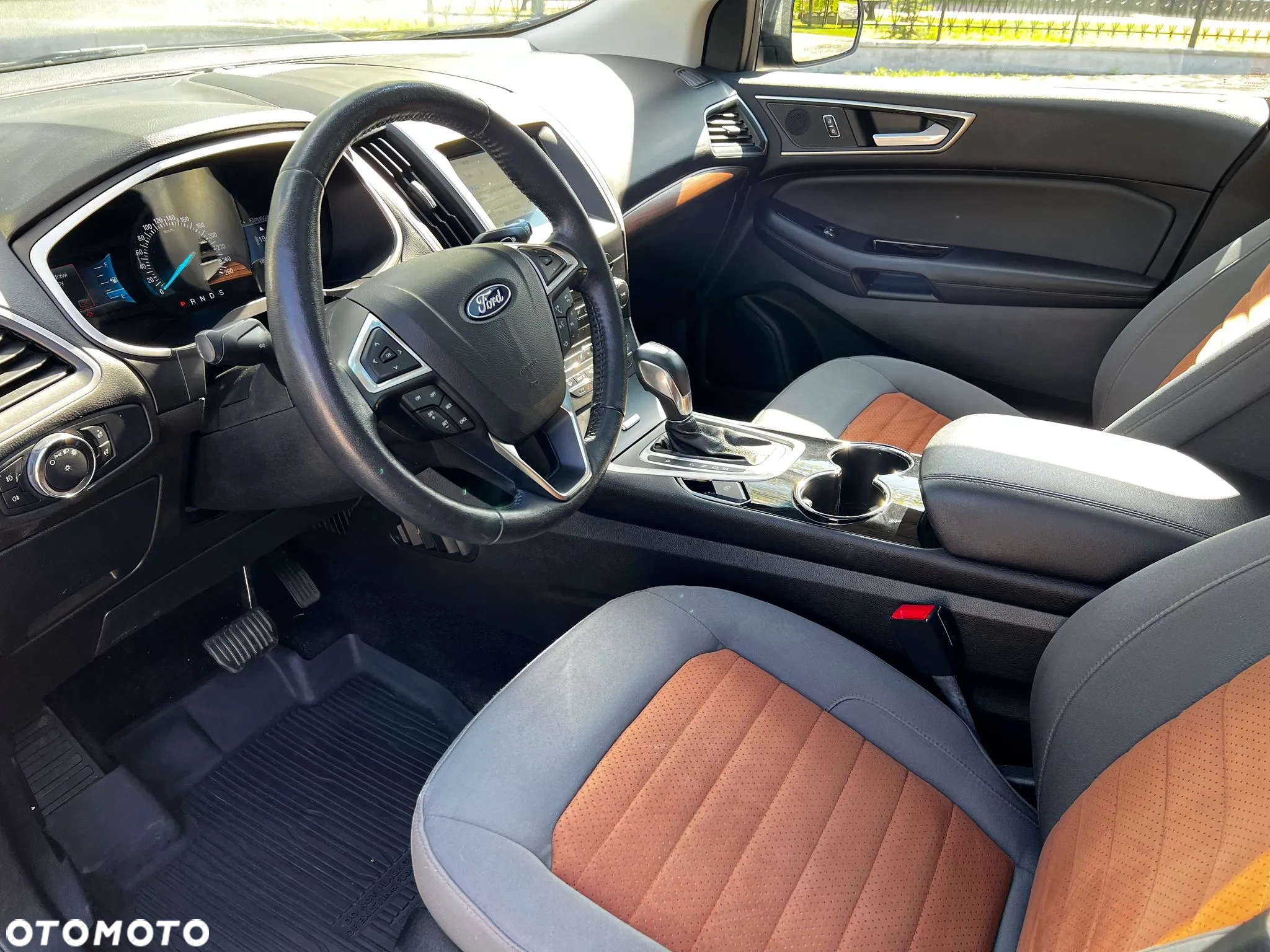 Ford Edge - 8