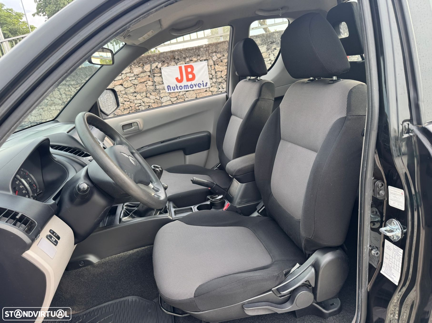 Mitsubishi L200 2.5 DI-D Club Intense 4WD - 8