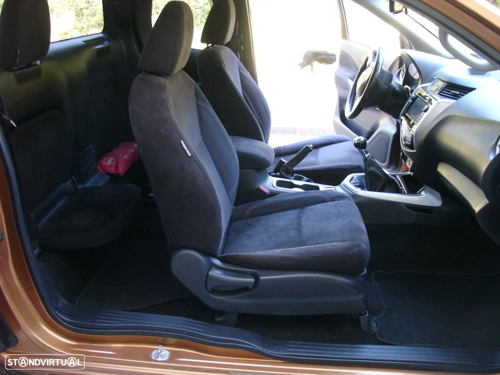 Nissan navara np300  3lug. - 21