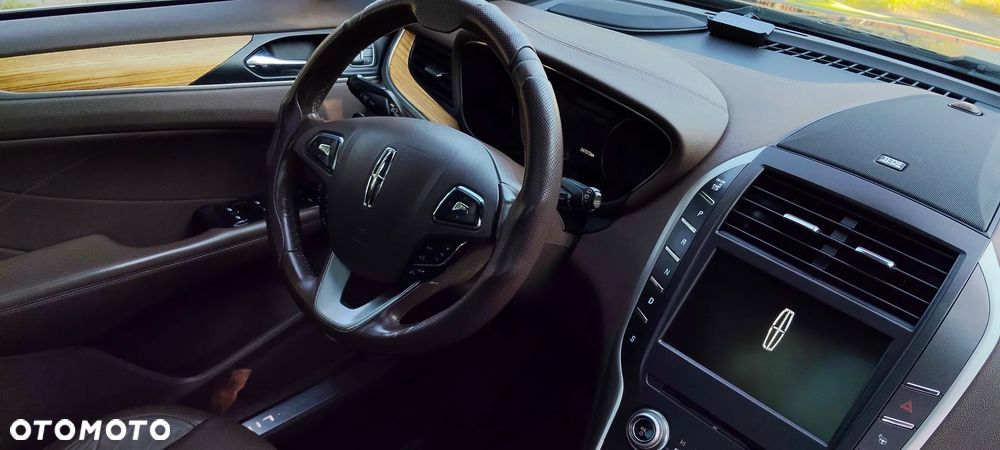 Lincoln MKC - 24