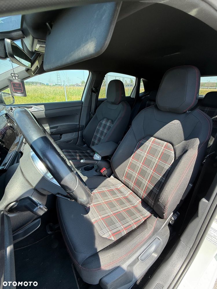 Volkswagen Polo - 12
