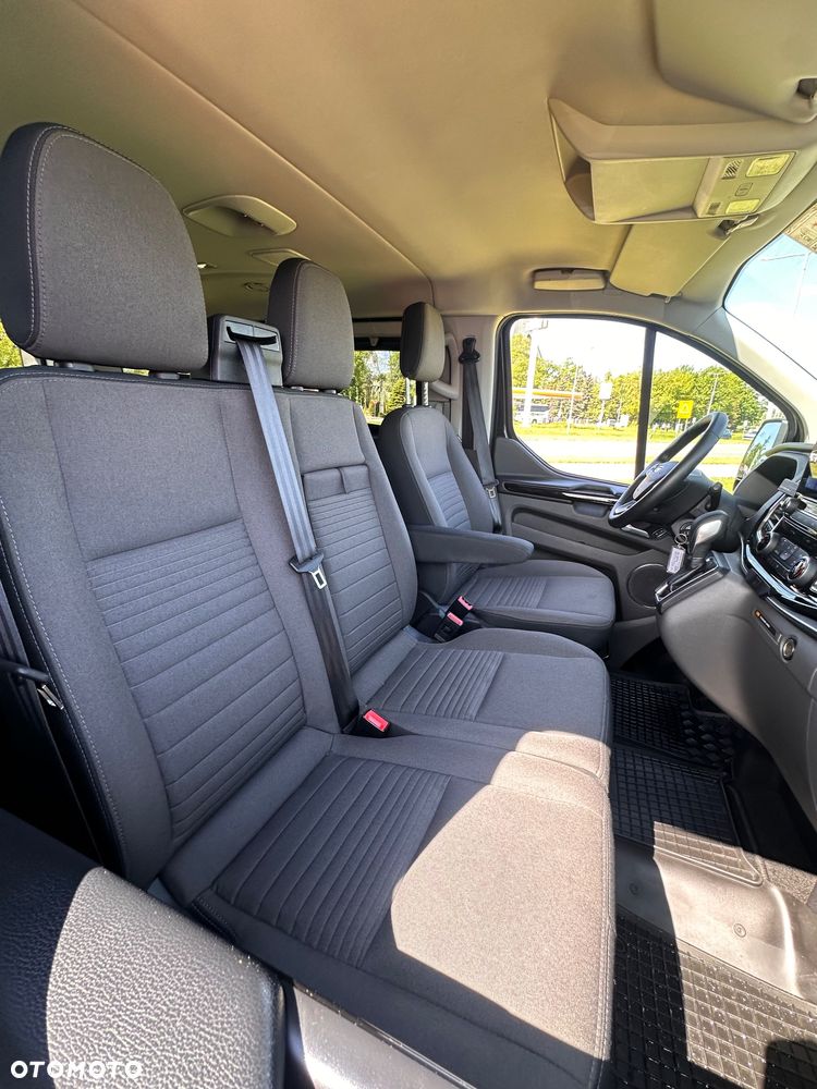 Ford Tourneo Custom - 33