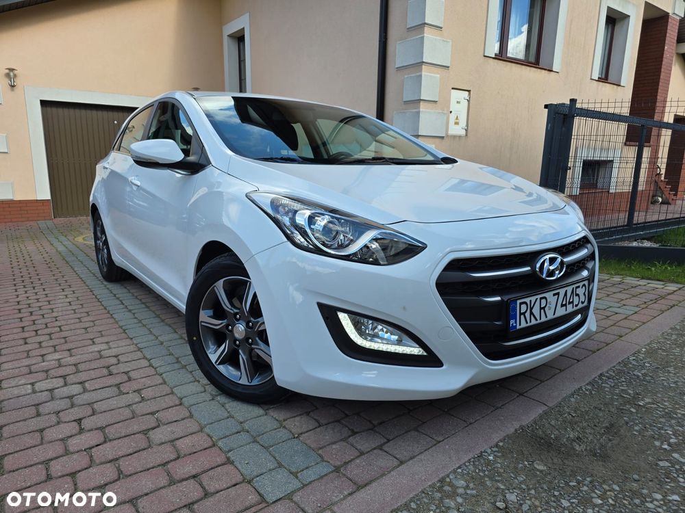 Hyundai i30 blue 1.6 GDI YES Gold - 1