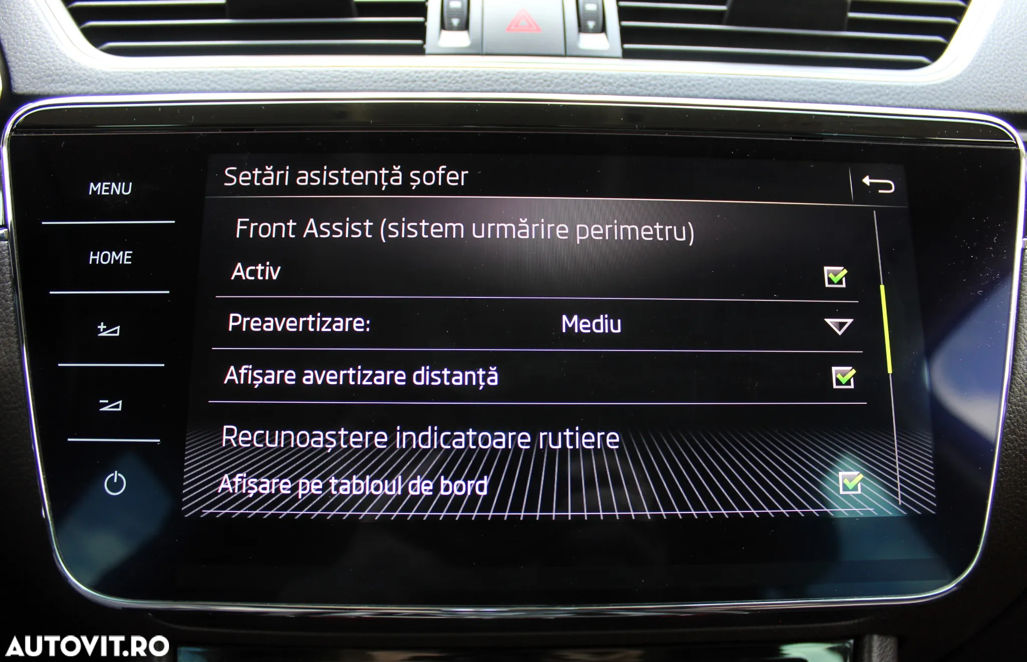 Skoda Superb Combi 2.0 TDI DSG 4X4 Laurin & Klement - 32