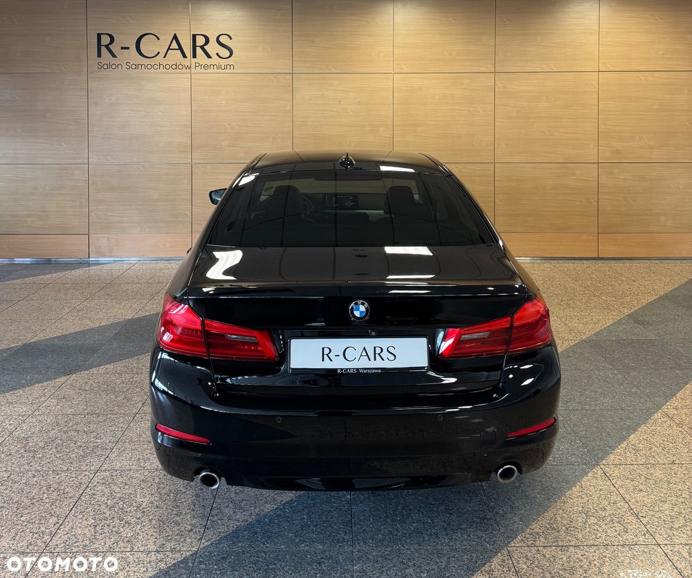 BMW Seria 5 520d xDrive - 6