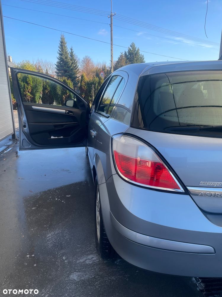 Opel Astra III 1.9 CDTI Cosmo - 3