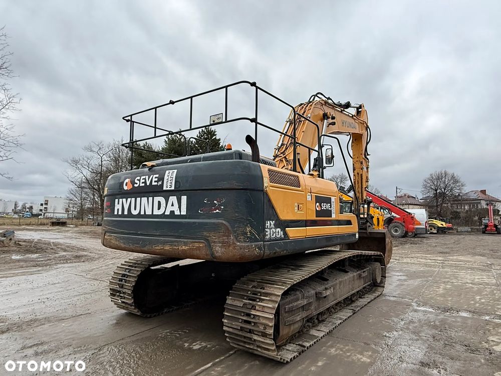 Hyundai HX 300 L - 6