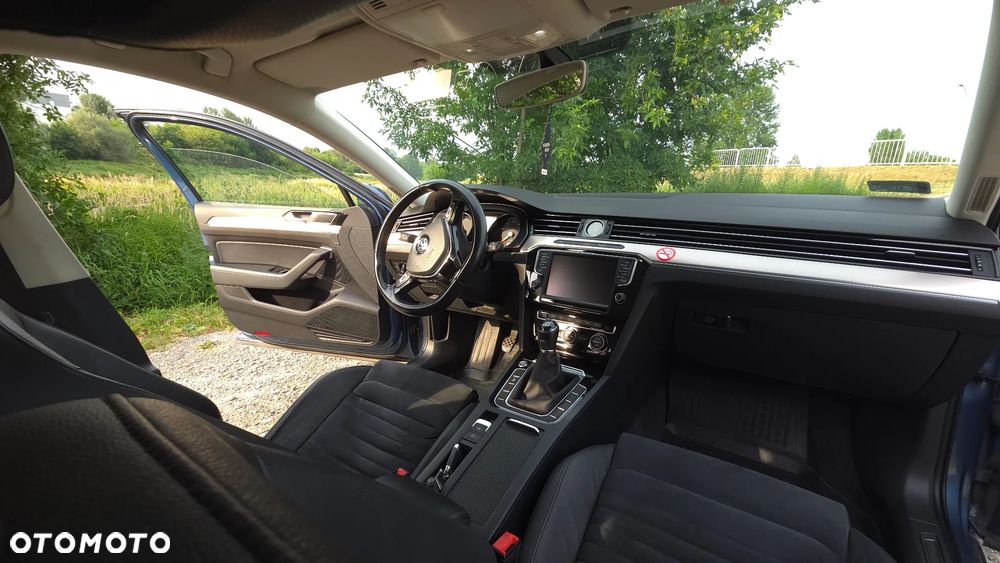 Volkswagen Passat - 20
